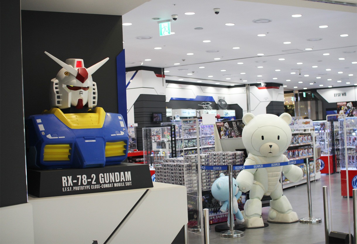 THE GUNDAM BASE.SIDE4 01