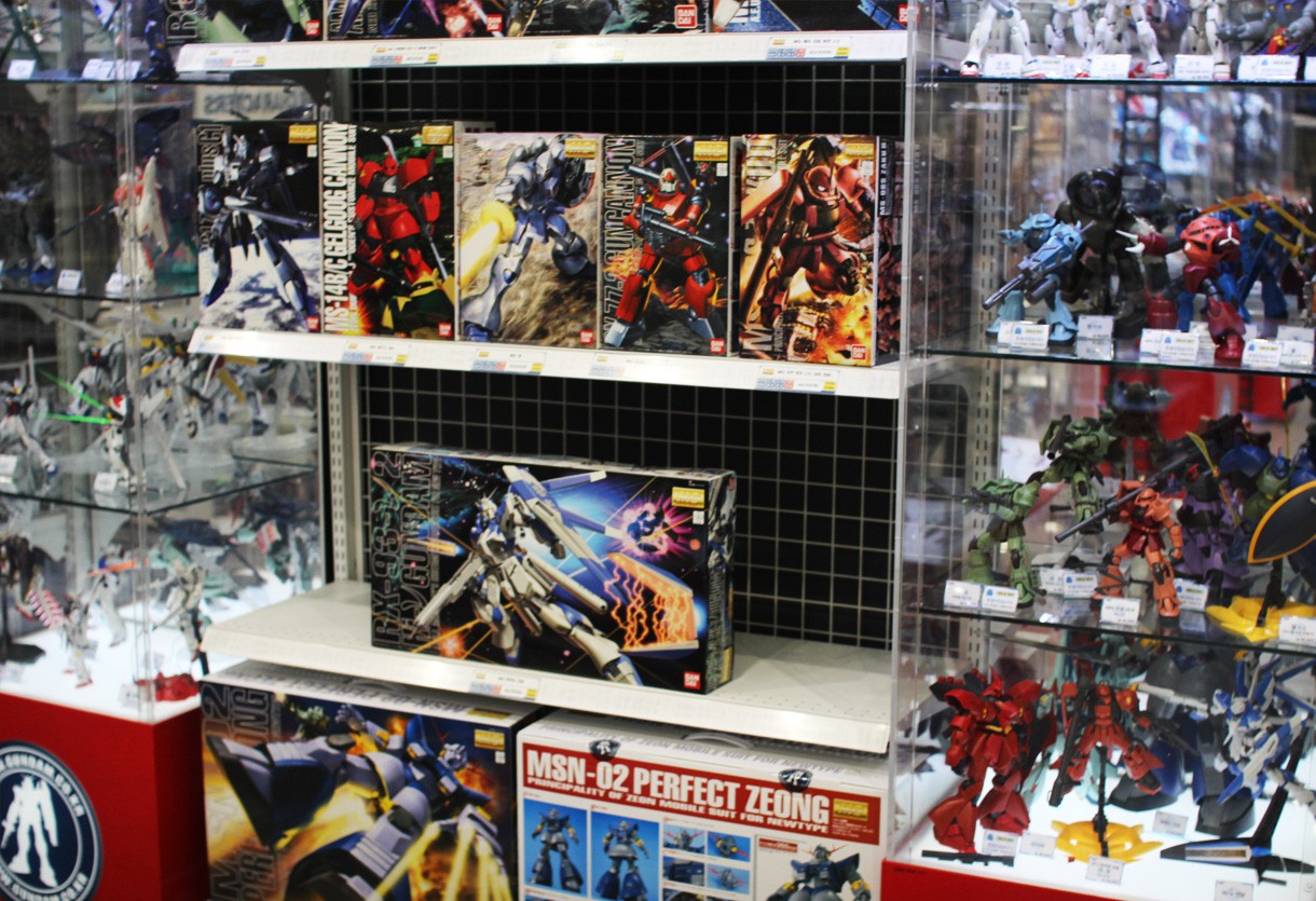 THE GUNDAM BASE.SIDE4 02