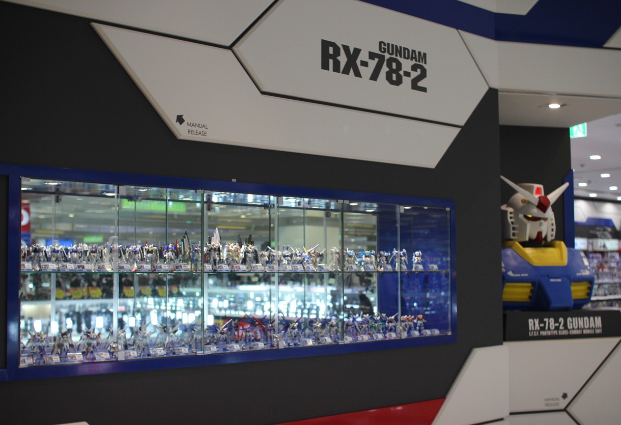 THE GUNDAM BASE.SIDE4 04
